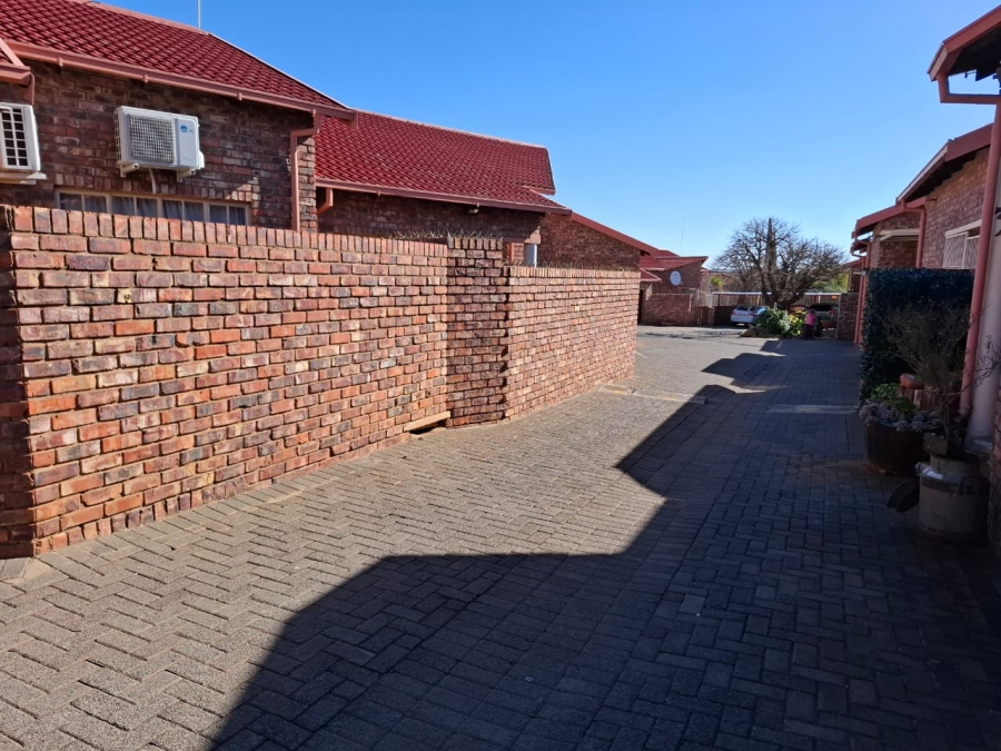 2 Bedroom Property for Sale in Uitsig Free State